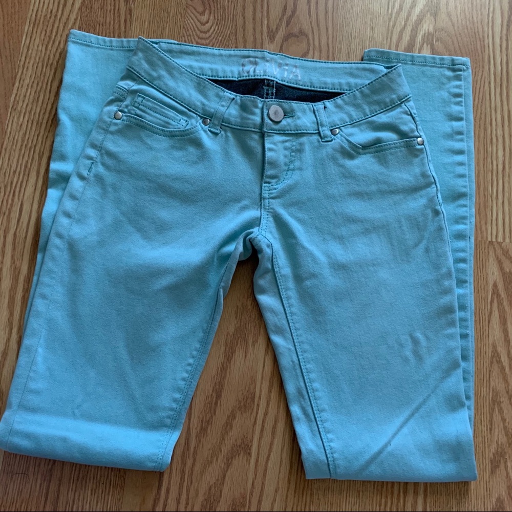 Delia’s skinny jeans